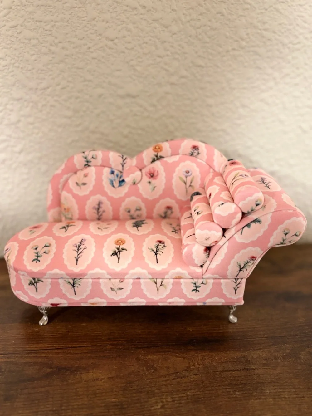 Viral New Mini Floral Chaise Lounge Jewelry Box Pink Velvet Vanity Decor